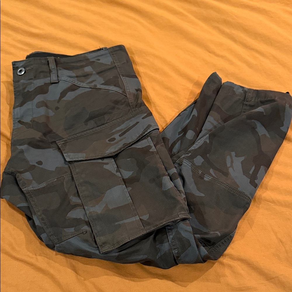 G-Star Black Camo Cargo. 34/30